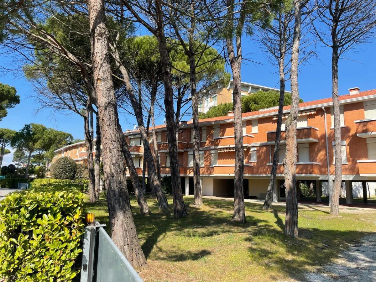 Condominio Splendid Bibione Bagian luar foto