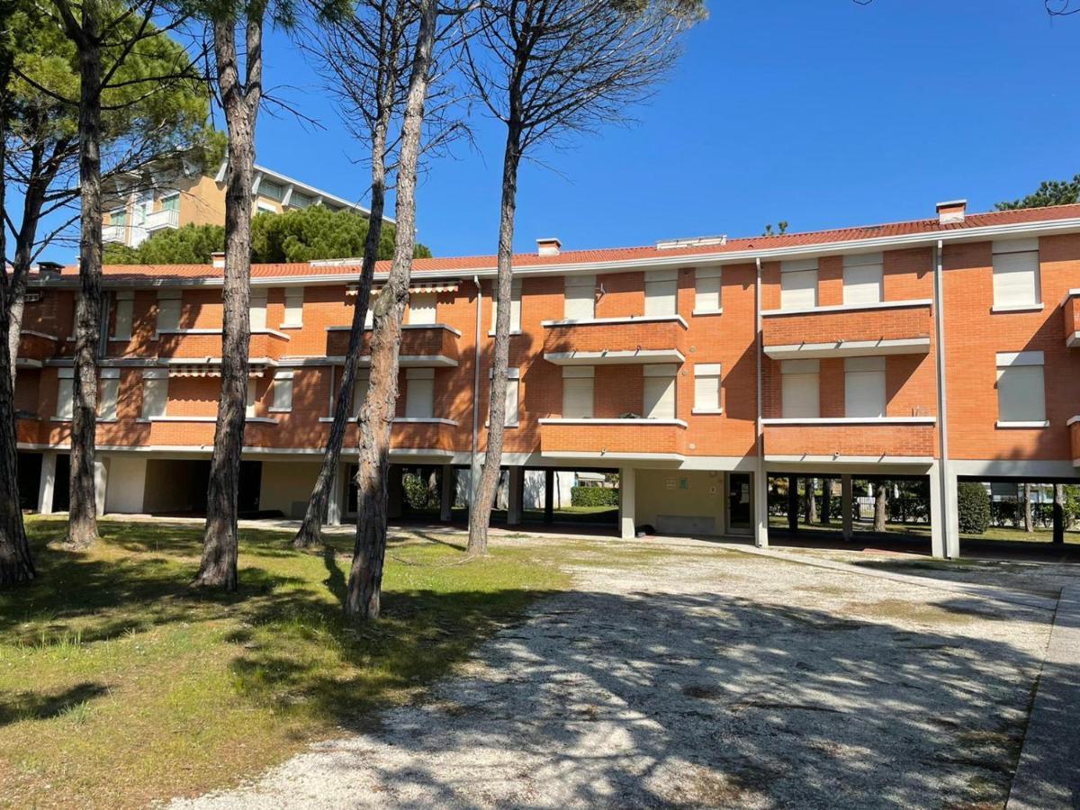 Condominio Splendid Bibione Bagian luar foto
